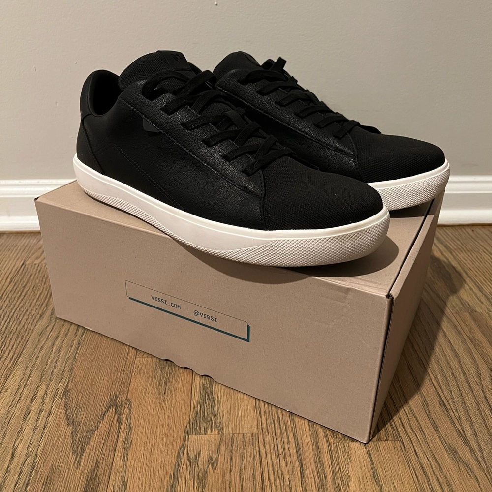 ⭐️ New in Box ⭐️ Vessi Soho Sneakers 100% Waterproof